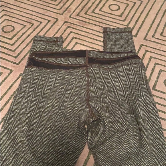 Lululemon patterned leggings - Picture 5 of 5